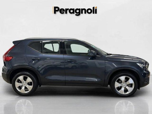 VOLVO XC40 T2 MOMENTUM CORE AUTOMATICA