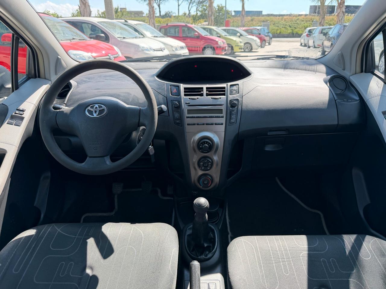 TOYOTA YARIS ANNO 2010 1.0 BENZINA 69 CV