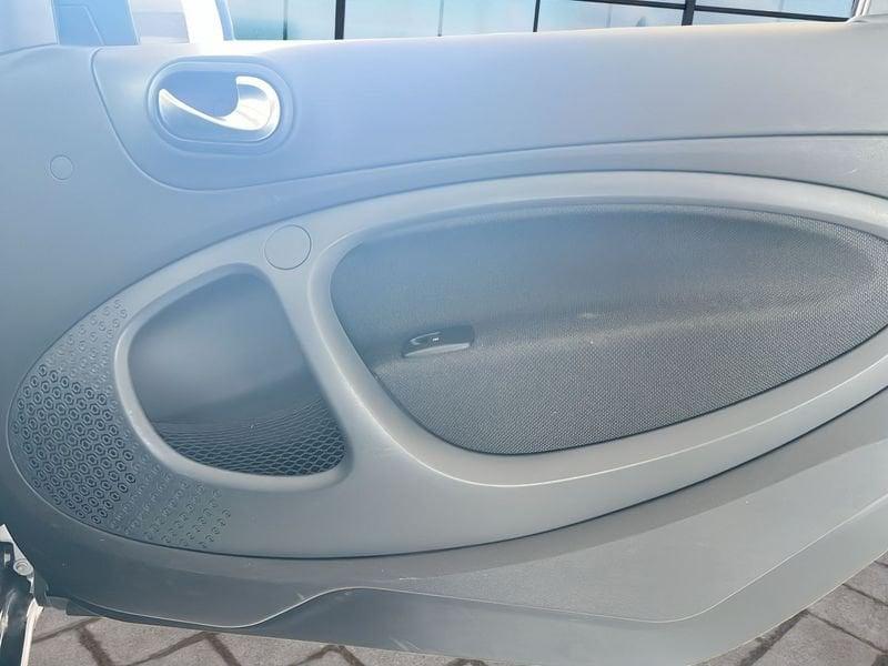 smart fortwo fortwo EQ cabrio Pulse 22 KW