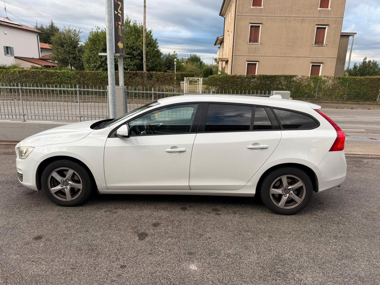 Volvo V60 D2 Geartronic Momentum N1
