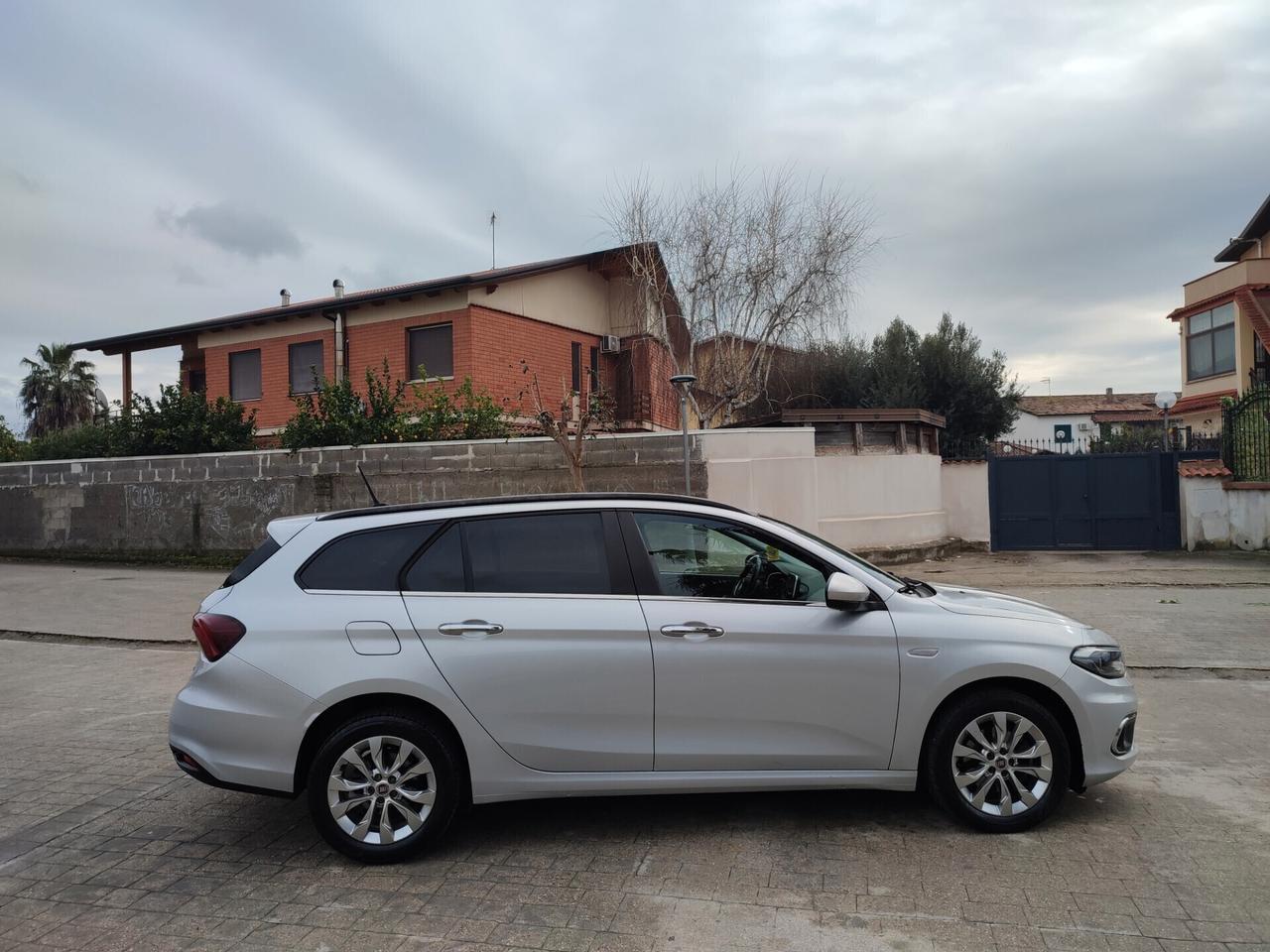 Fiat Tipo STW 1.6 MJT 120CV DCT LOUNGE AUTOMATIK NAVIGATORE