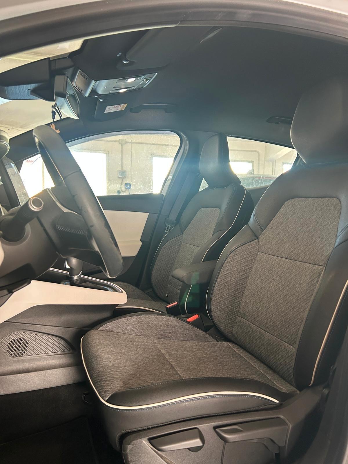 Renault Clio Full Hybrid E-Tech 140 CV 5 porte Initiale Paris