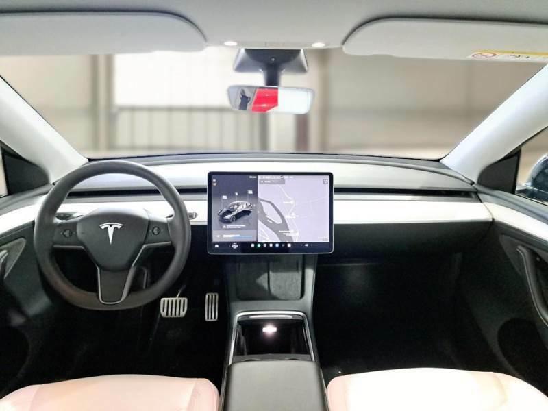 TESLA MODEL Y 75 KWH PERFORMANCE DUAL MOTOR 4WD AUT SUV