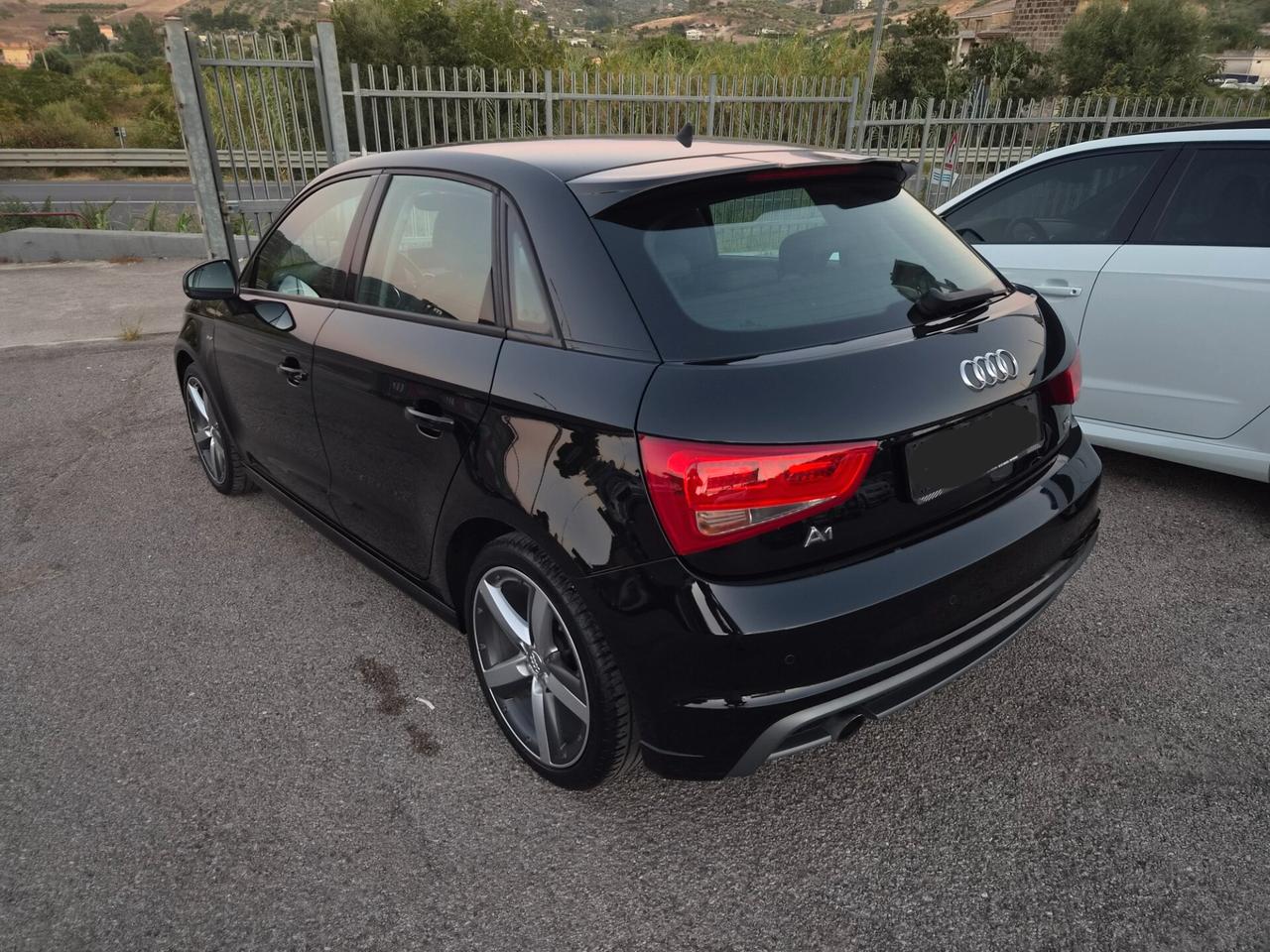 Audi A1 1.6 TDI S line edition plus