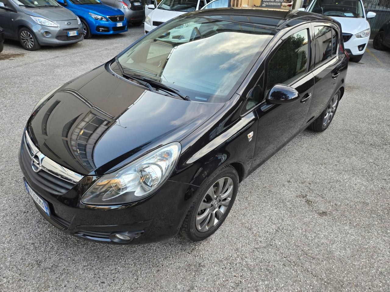 Opel Corsa 1.2 5 porte Cosmo Neopatentati