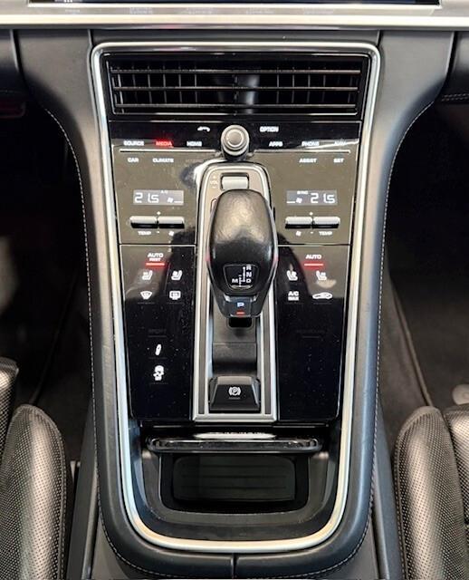 Porsche Panamera 4.0 GTS Sport Turismo