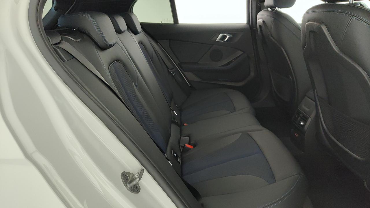 BMW Serie 1 F40 - 118d Msport auto