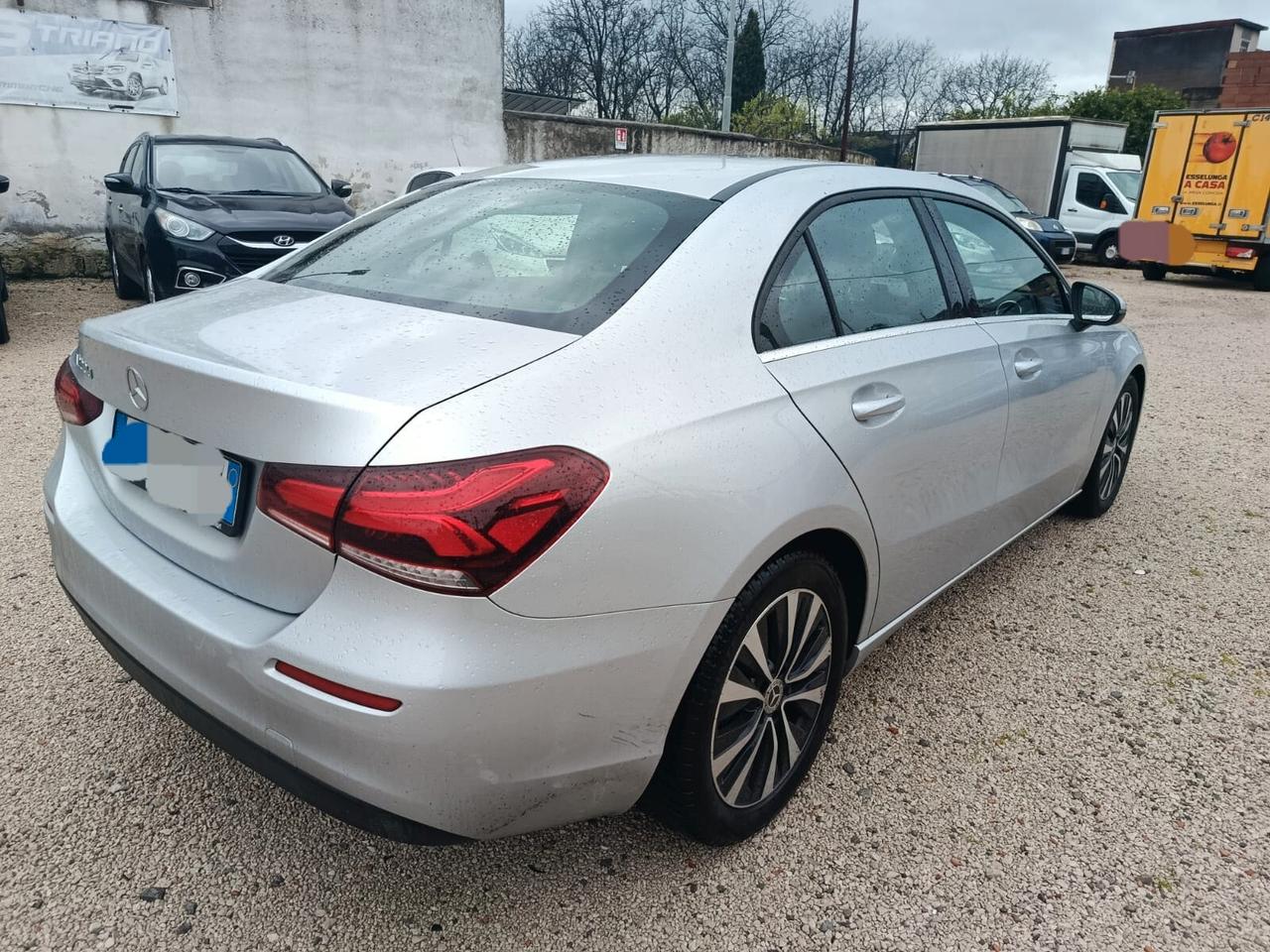 Mercedes-benz A 200 d Automatic Premium Sedan