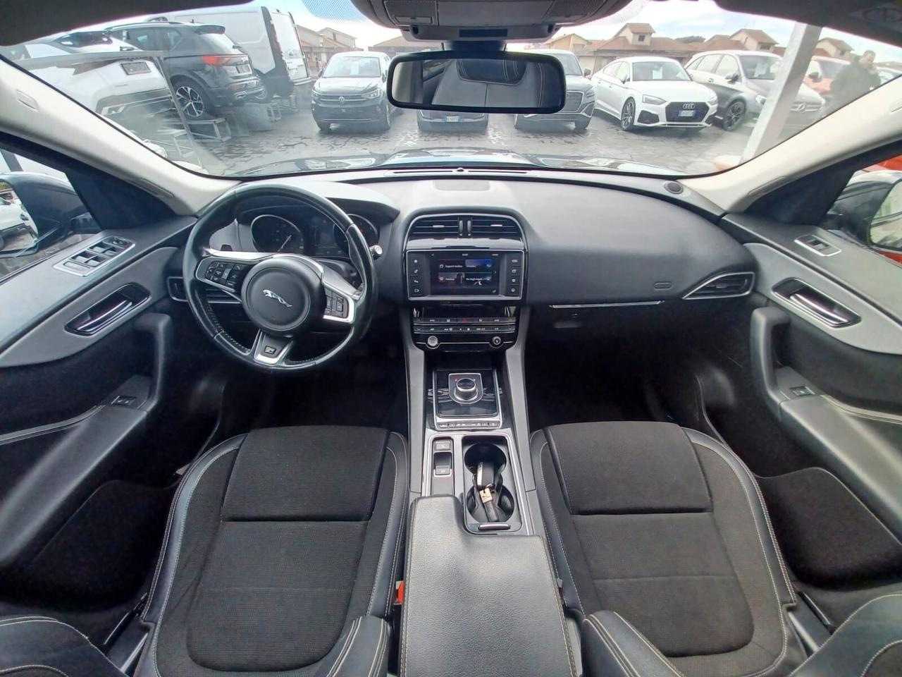 Jaguar F-Pace 2.0 D 180 CV AWD Portfolio