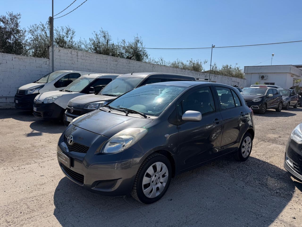 Toyota Yaris 1.0 5 porte Sol