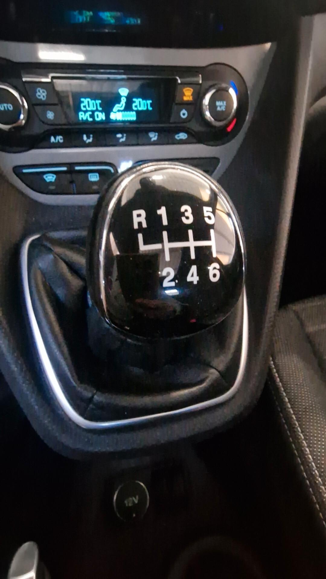 Ford Tourneo Connect 1.6 TDCi 115 CV Titanium