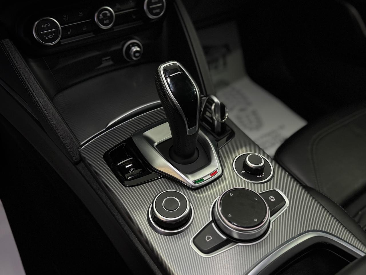 Alfa Romeo Stelvio 2.2 210CV Q4 Veloce Iper Full