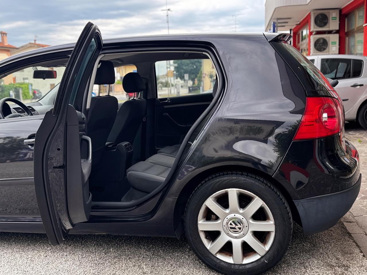 Volkswagen Golf 2.0 16V TDI 5p. Sportline