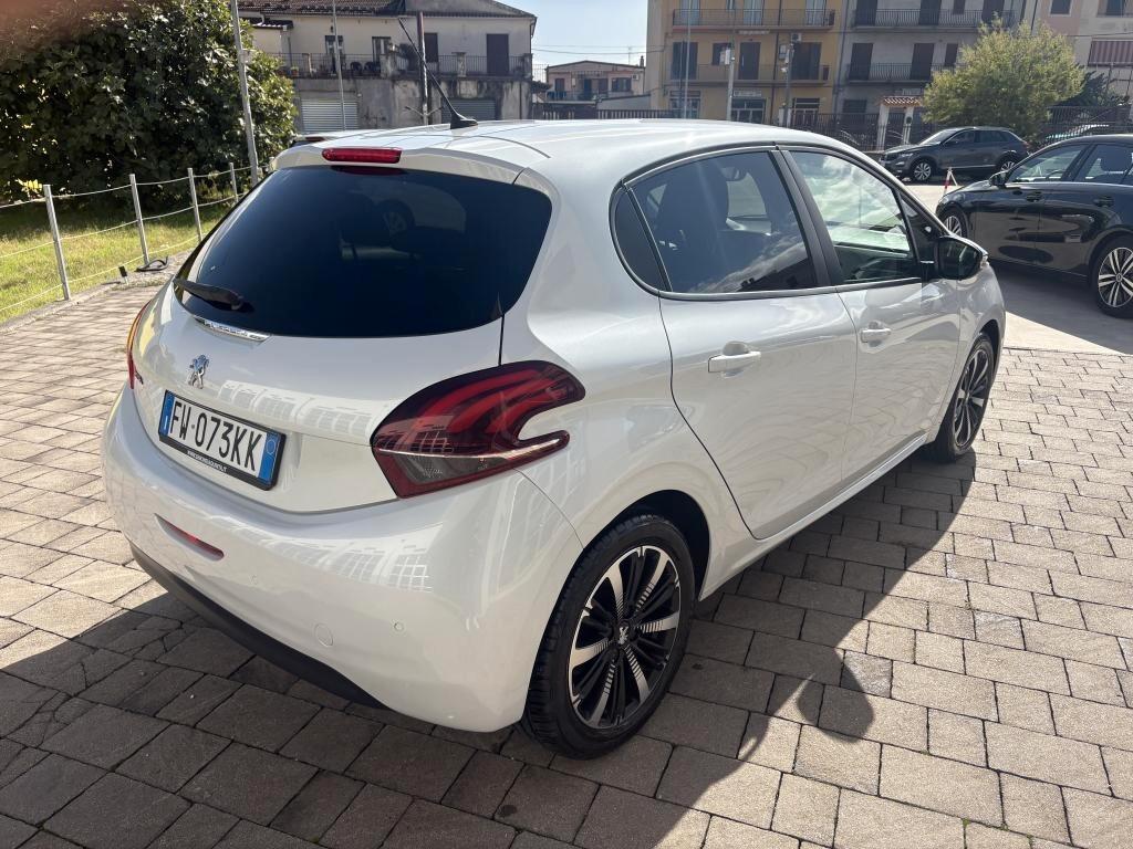 Peugeot 208 PureTech 5 porte Signature