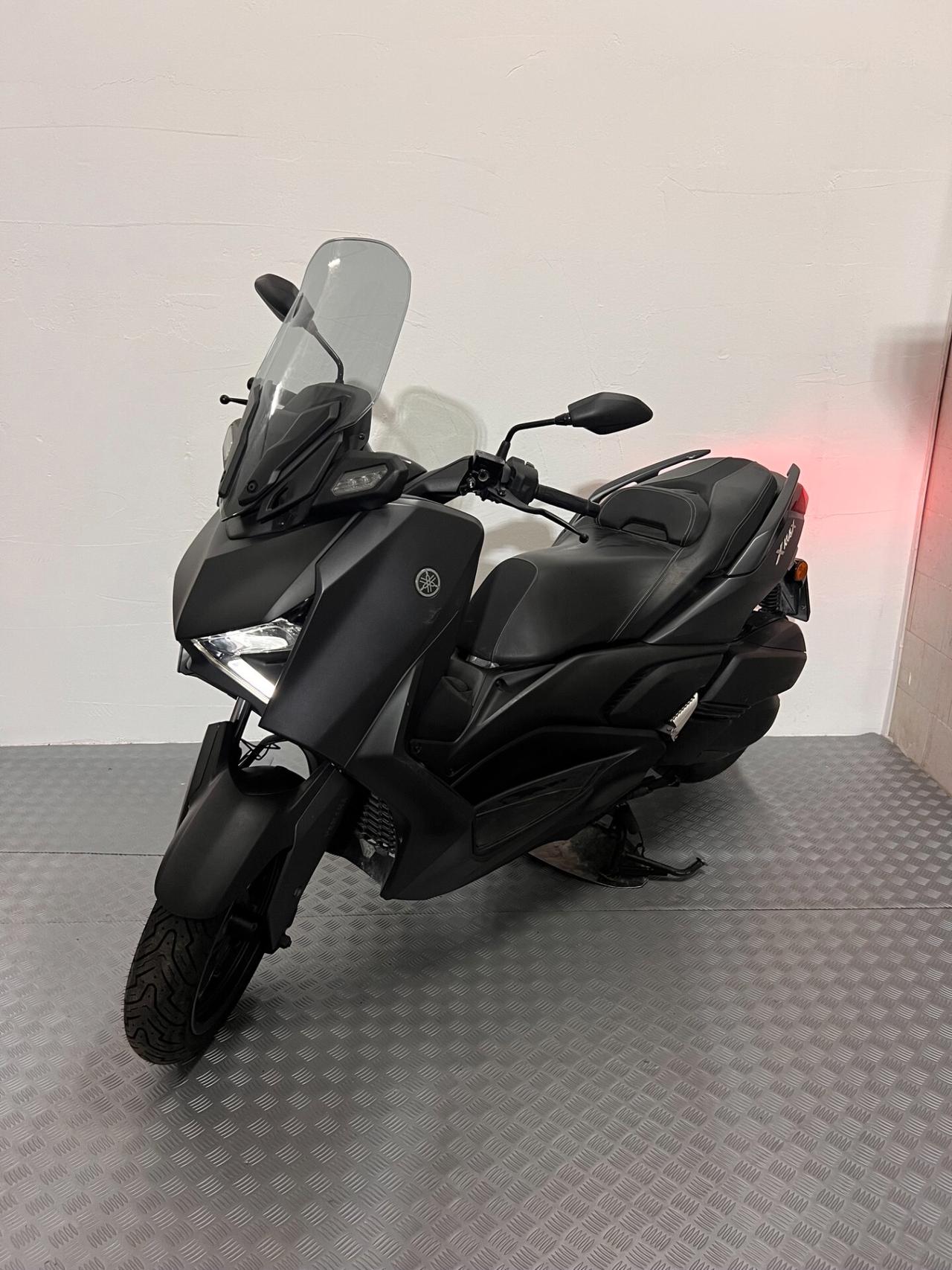 Yamaha X-Max 300