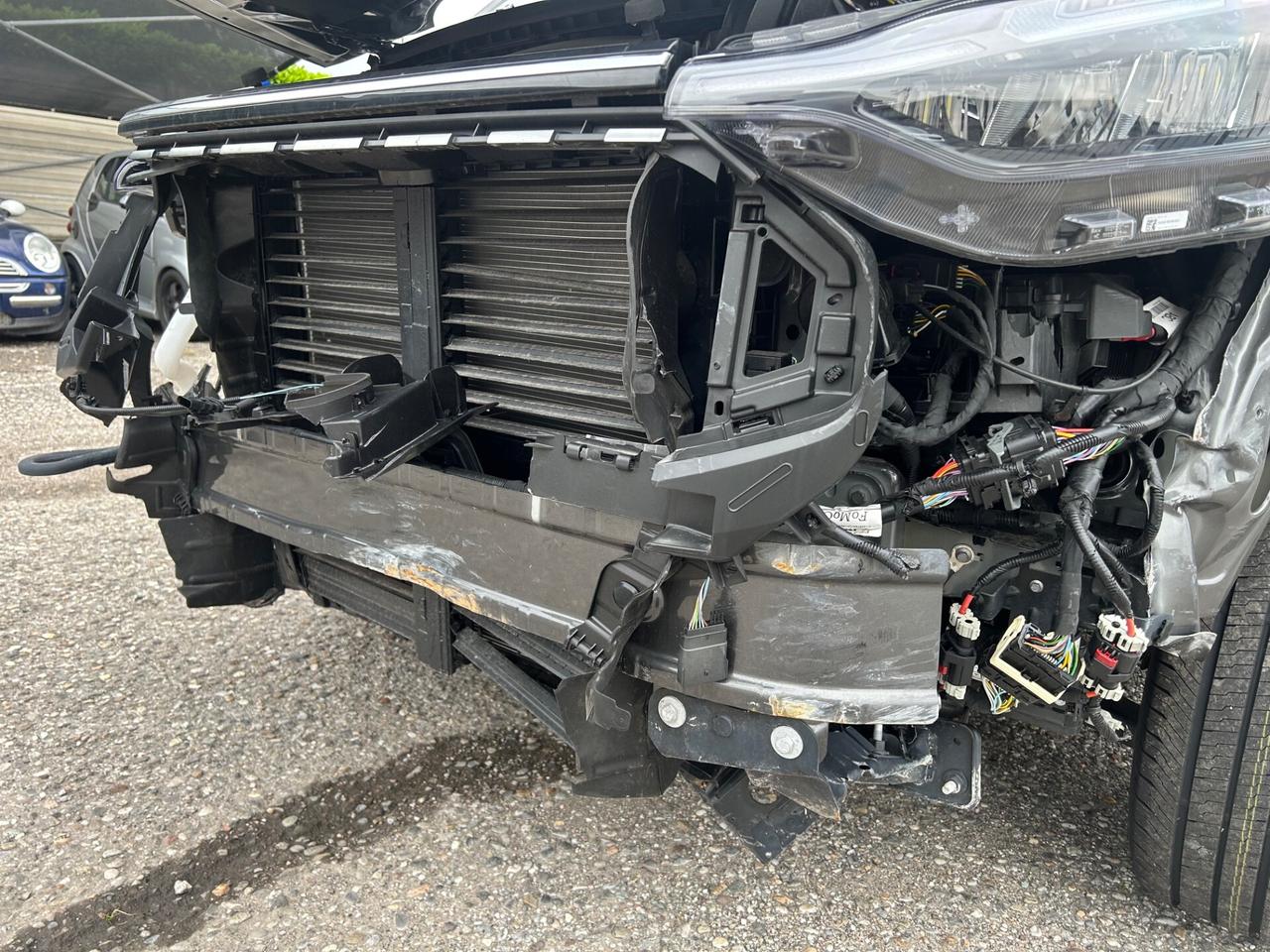 Ford Tourneo Custom Ibrido Plug-in 9 POSTI