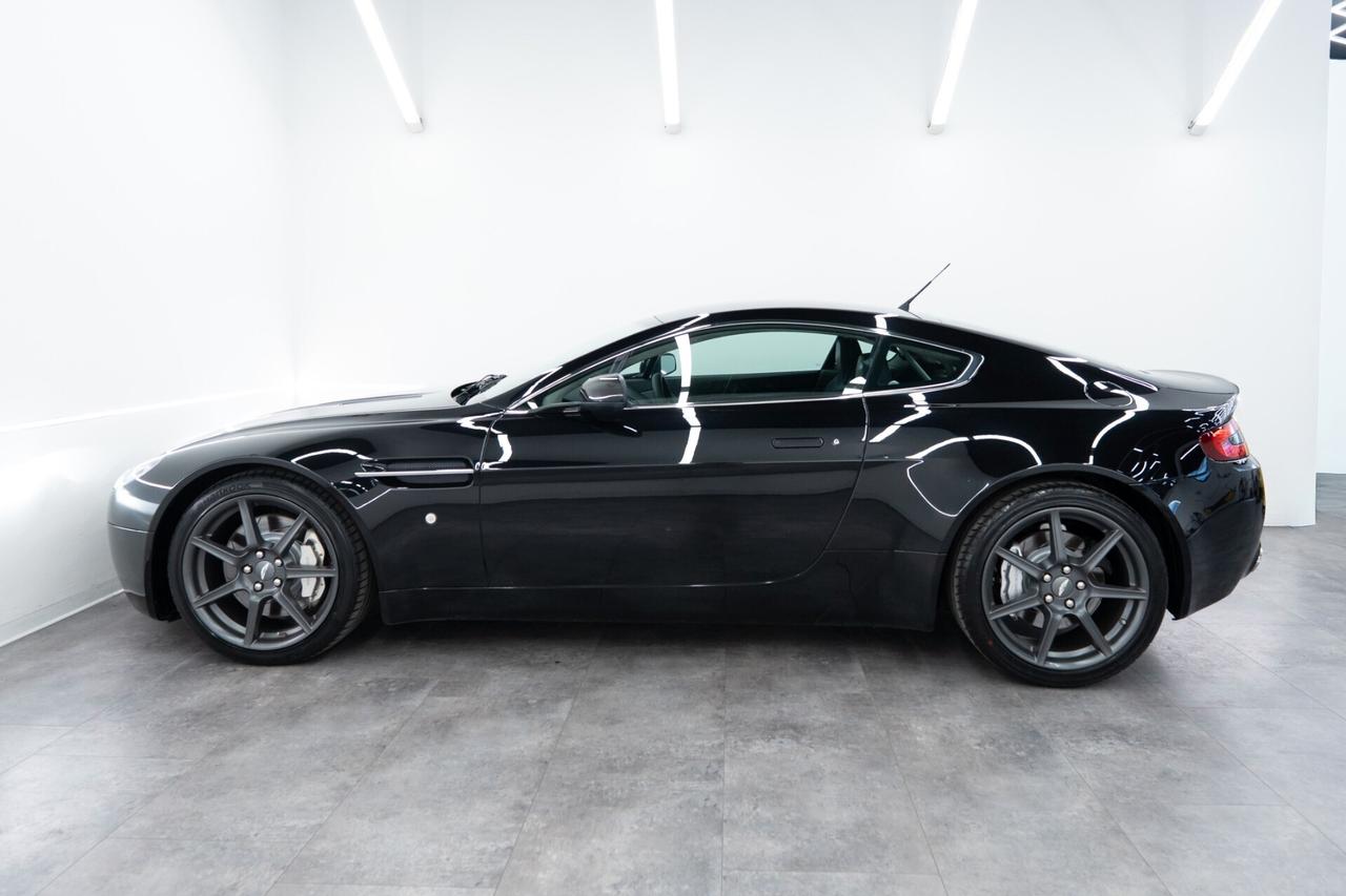 Aston Martin V8 Vantage Coupé--MANUALE--
