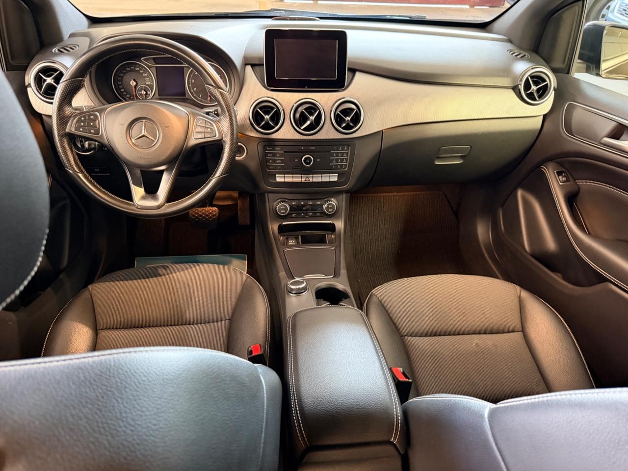 Mercedes-benz B 200 Premium