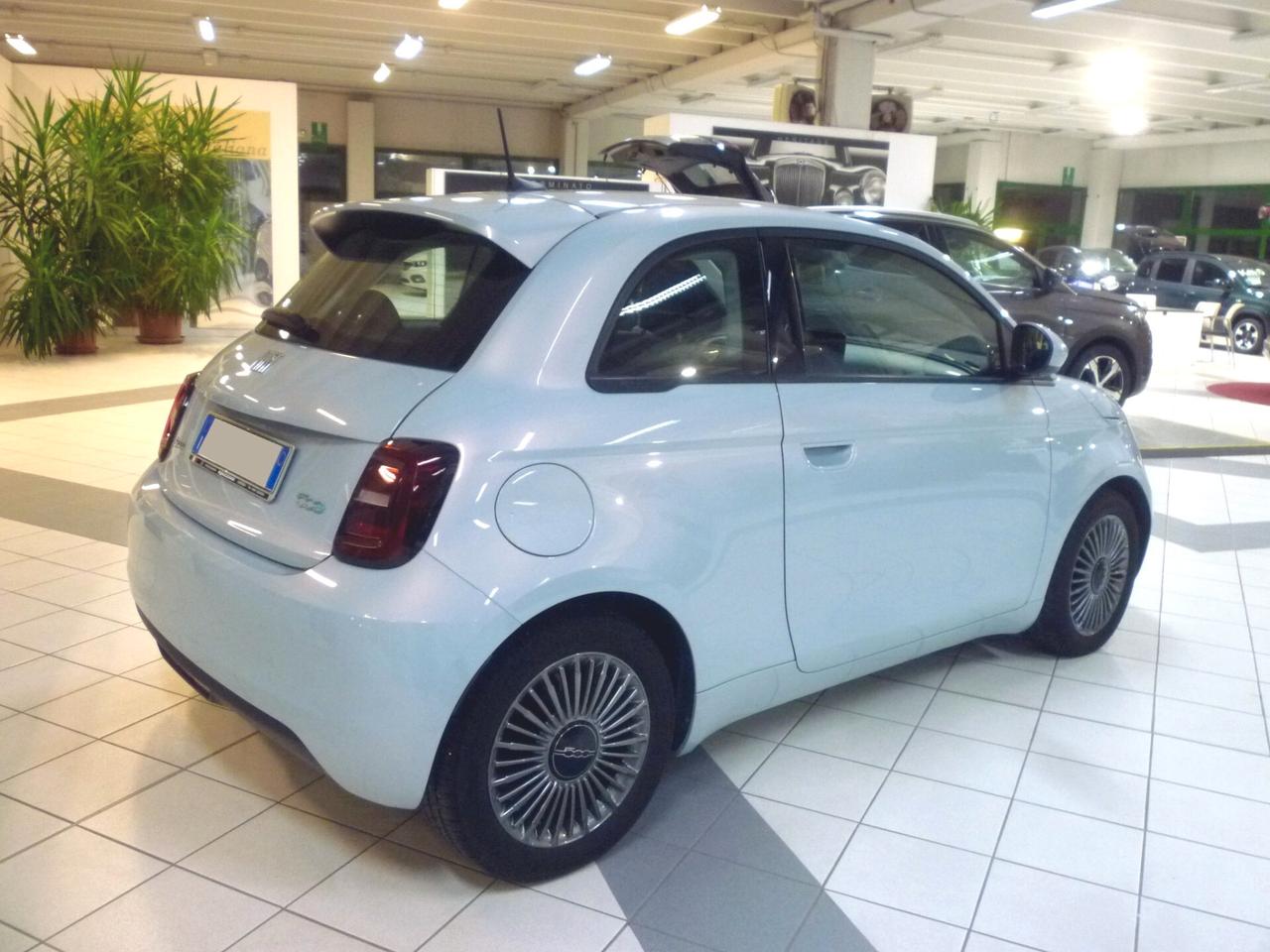 FIAT 500 Icon Berlina 42 kWh AZZ. MET. 2021