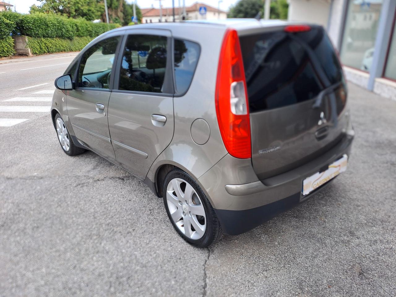 Mitsubishi Colt 1.3 5p. Inform