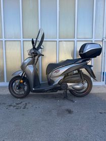 HONDA SH 300 Sport Abs - PARABREZZA - BAULE - ANTIFURTO - GOMME NUOVE