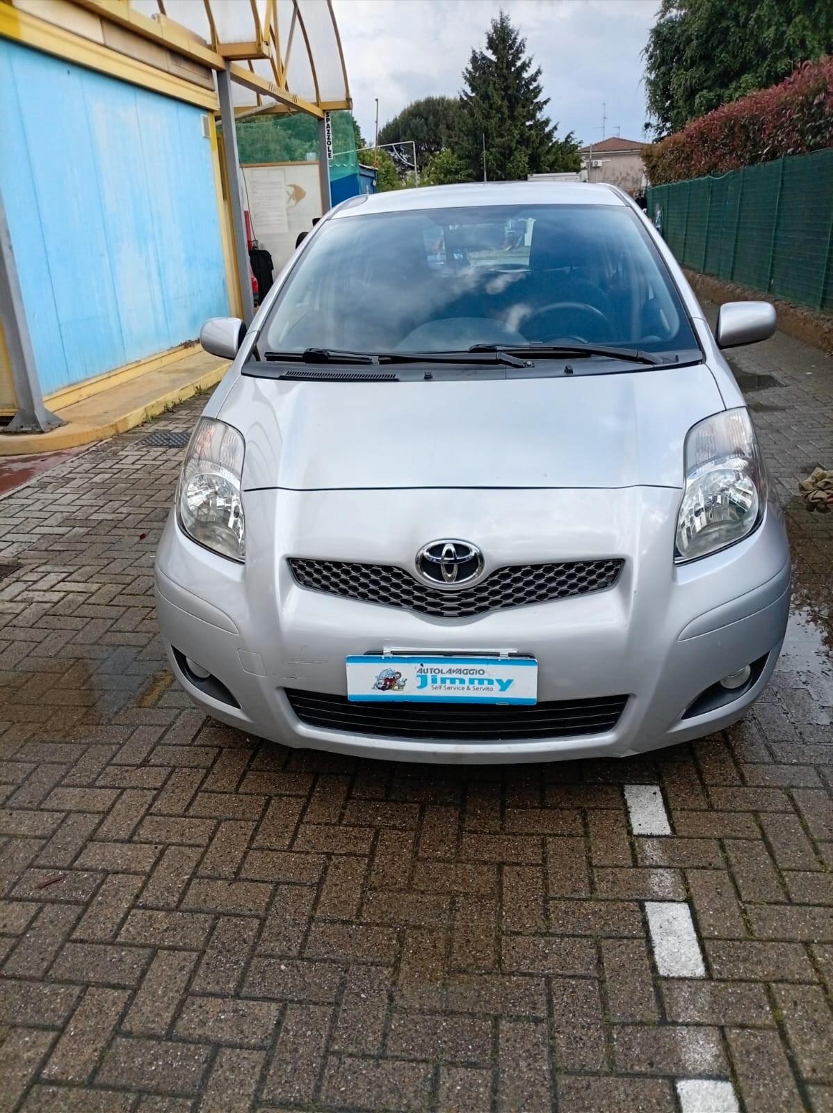 Toyota Yaris 1.0 5 porte Sol