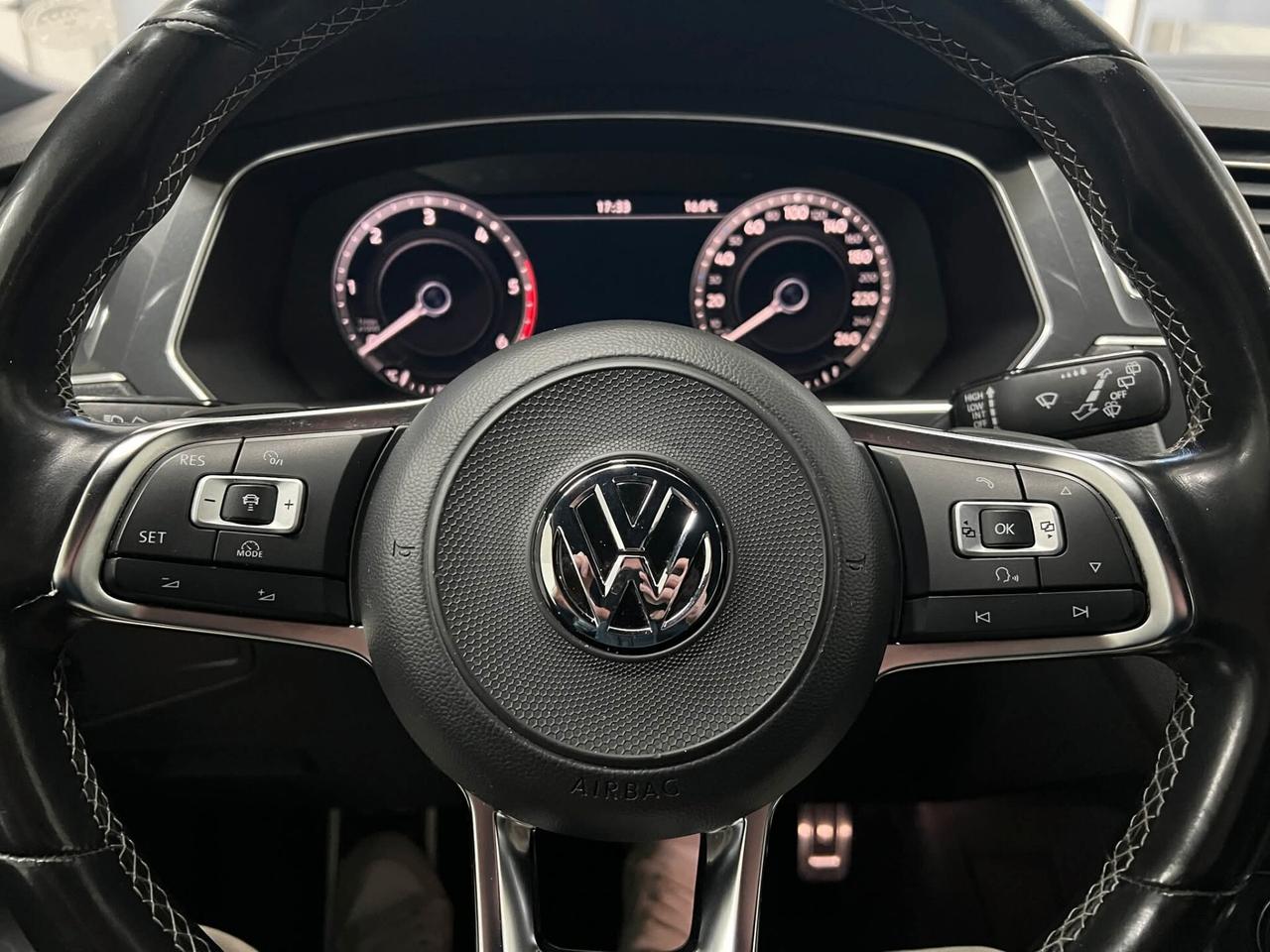 Volkswagen Tiguan 2.0 TDI SCR DSG Executive R-Line BlueMotion Technology