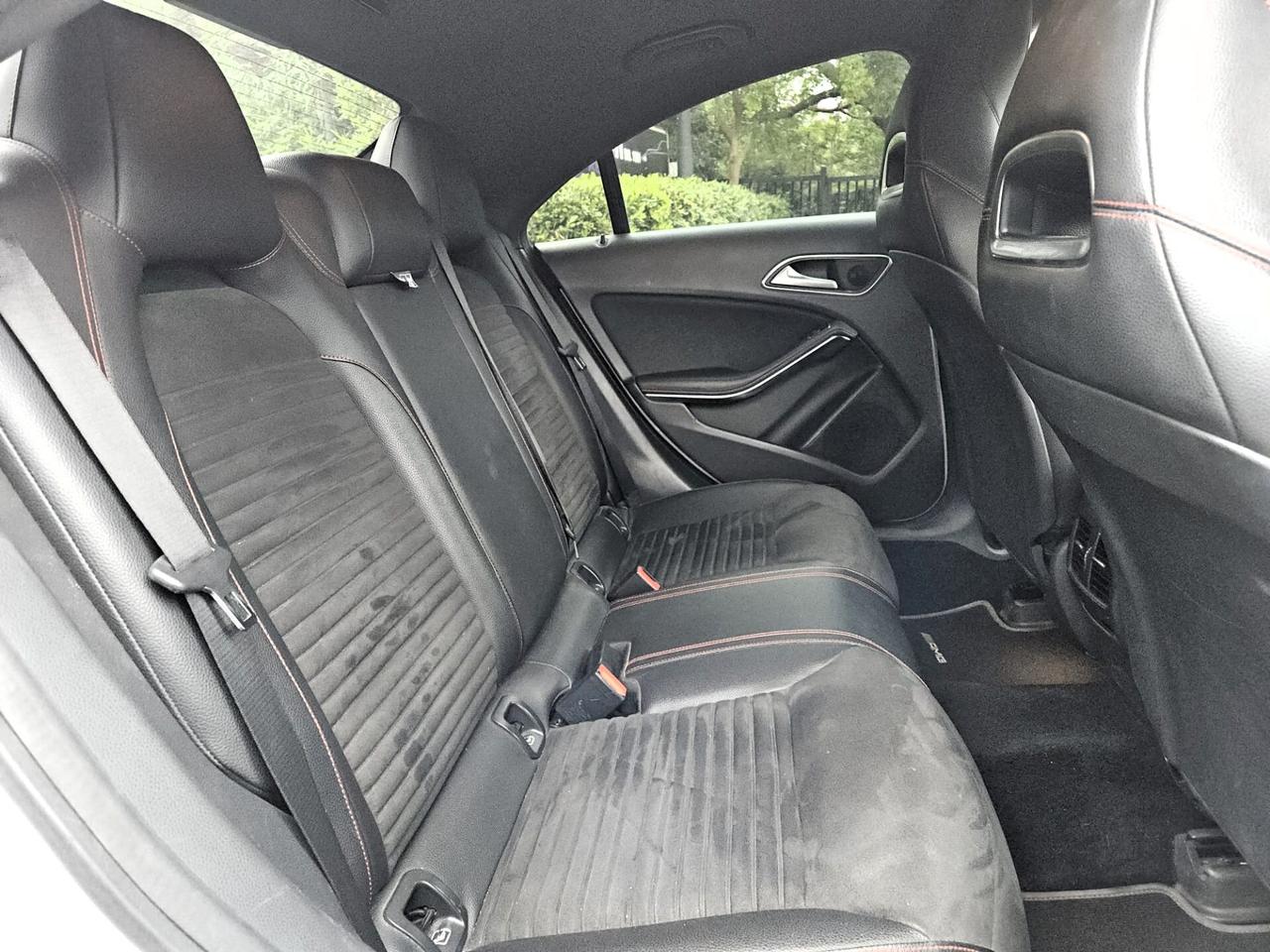 Mercedes-benz CLA 200 d Premium
