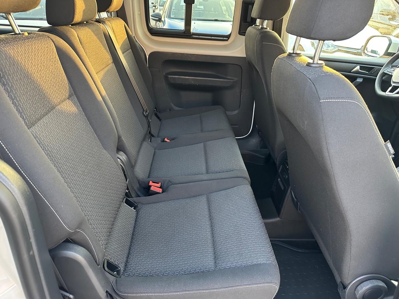 Caddy 2017 1.4 TGI DSG 110CV Aut. Highline Maxi 7