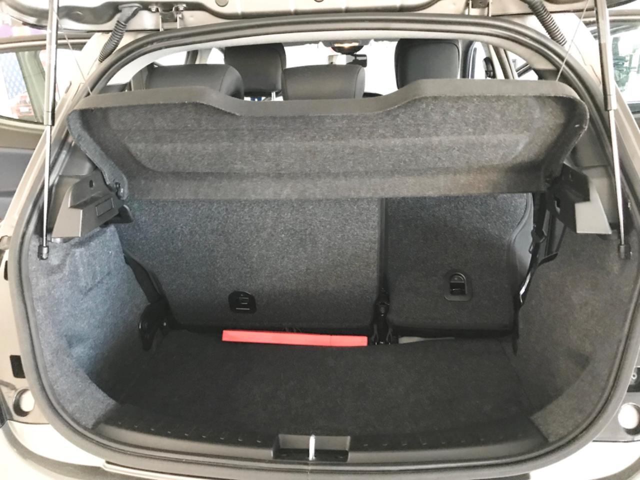 Lancia Ypsilon 1.0 FireFly 5 porte S&S Hybrid Platino