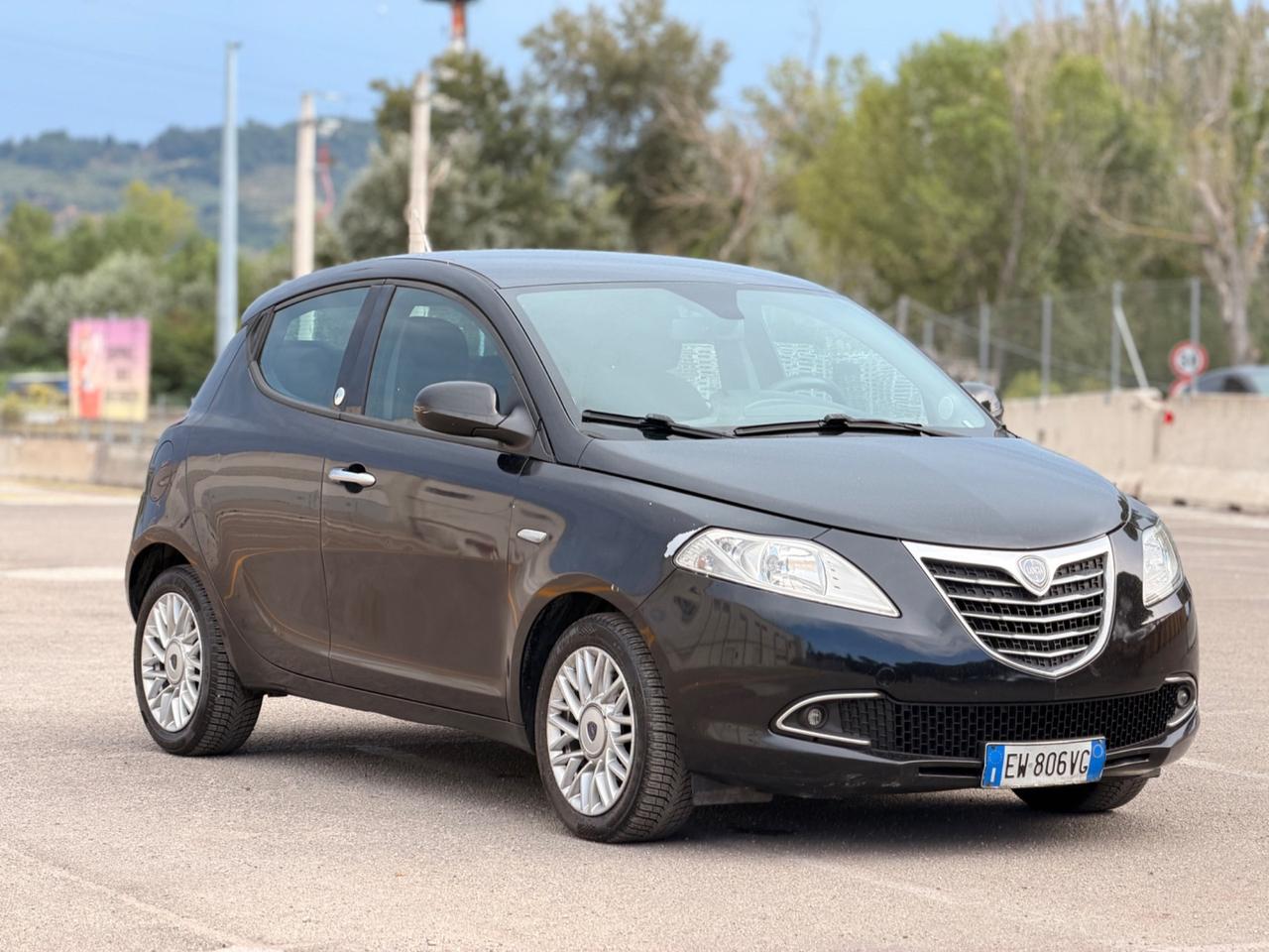 Lancia Ypsilon 1.2 69 CV 5 porte GPL Ecochic Platinum