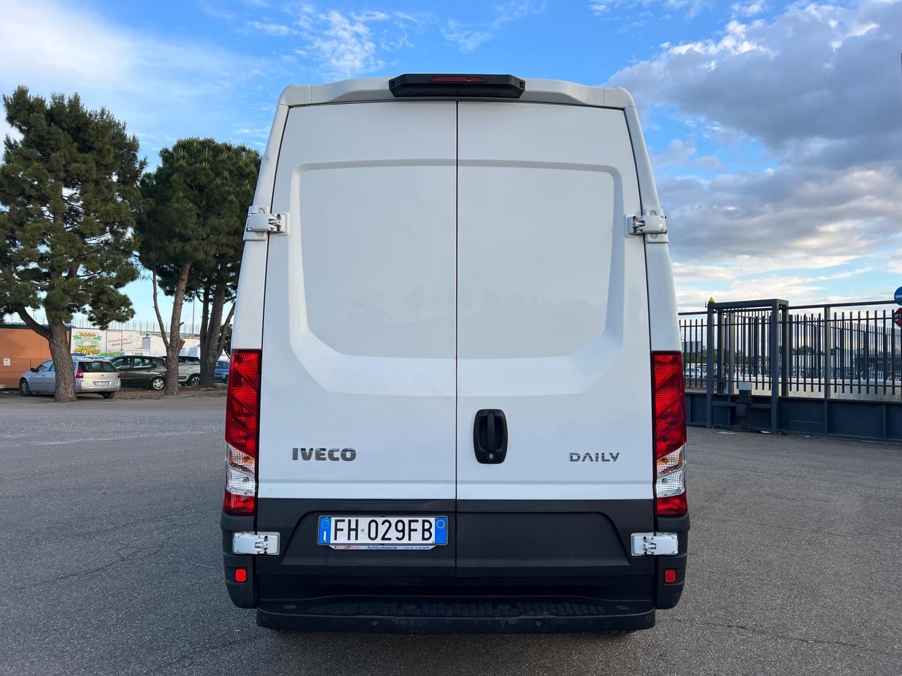 Iveco Daily 35S14 2.3 MJT 140cv L2H2 - 2017