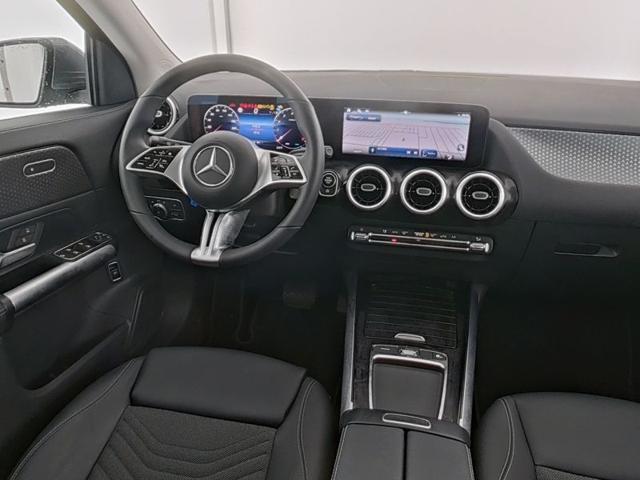 MERCEDES-BENZ GLA 180 Automatic Progressive Advanced