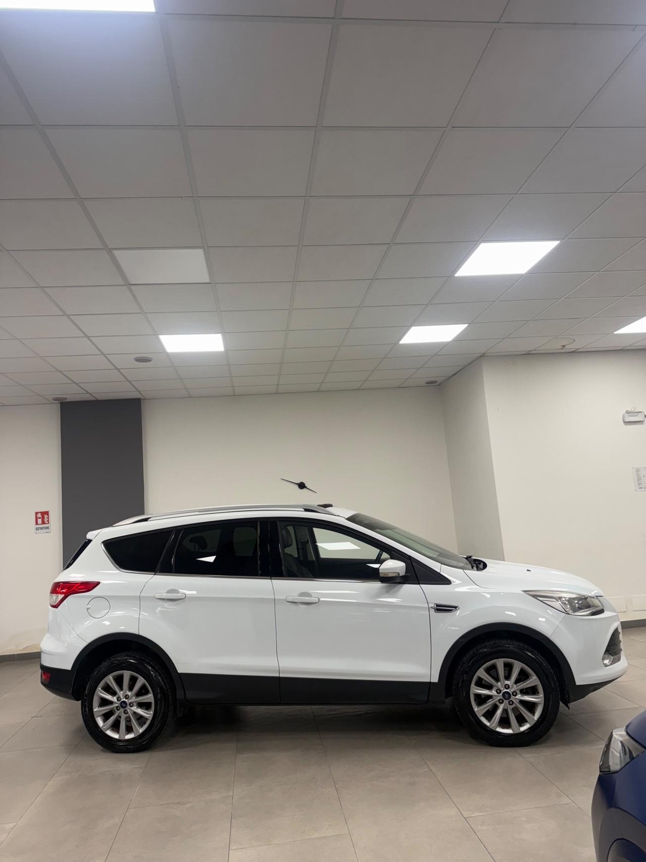 Ford Kuga 2.0 TDCI 150 CV S&S 4WD Powershift Titanium