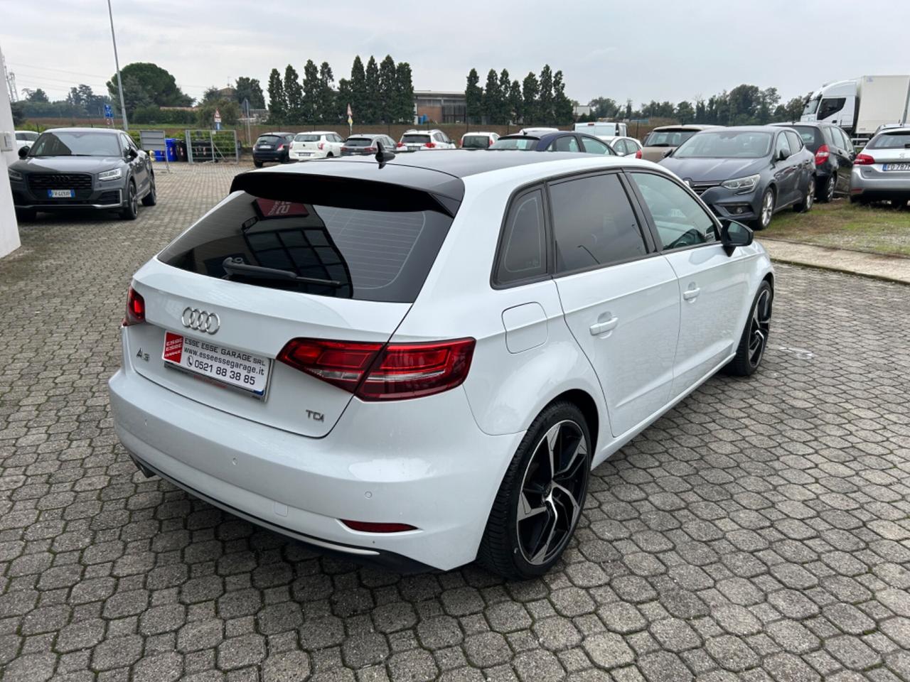 Audi A3 SPB 2.0 TDI S tronic| CERCHI 18 | LED