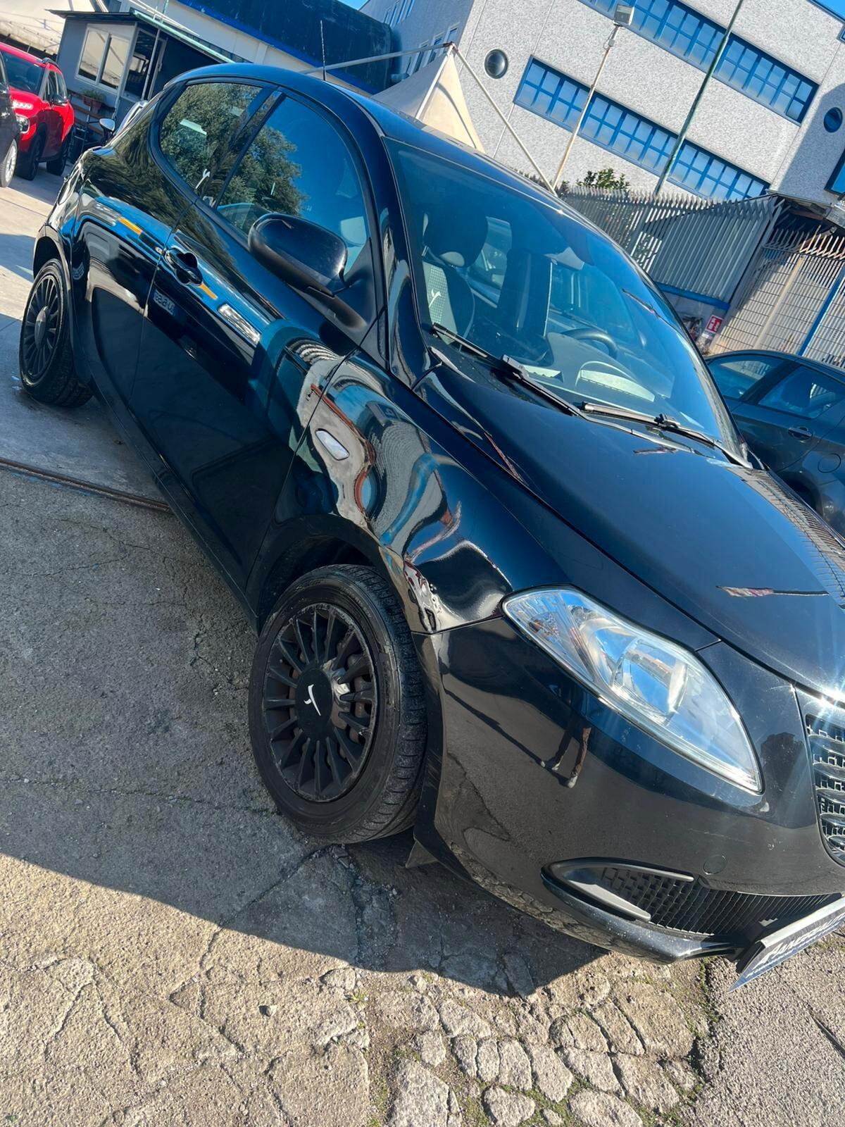 Lancia Ypsilon 1.2 69 CV 5 porte GPL Ecochic Gold