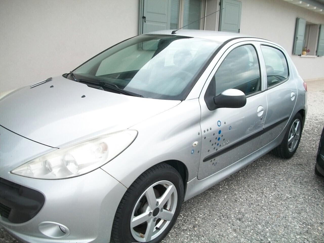 Peugeot 206 MODELLO PIU,, CC 1360 BENZINA EURO 05 SI NUOVI PATENTATI