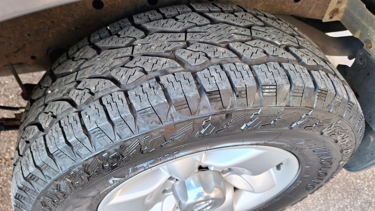 Nissan Terrano II 2.7 Tdi 5p. Luxury Autocarro