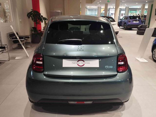 FIAT 500e Berlina 42 kWh Giorgio Armani