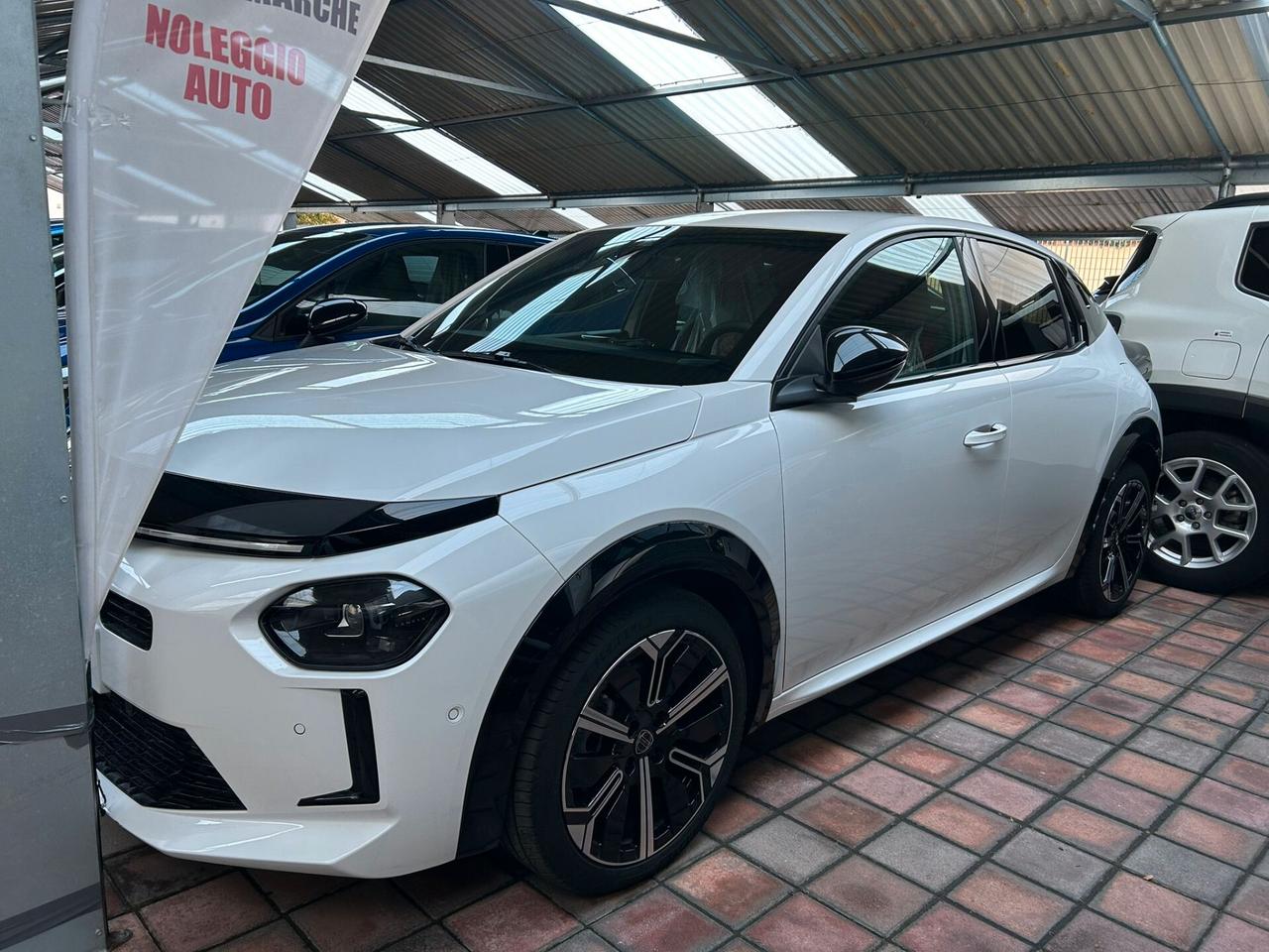 Lancia Ypsilon Hybrid e-DCT Edizione Cassina