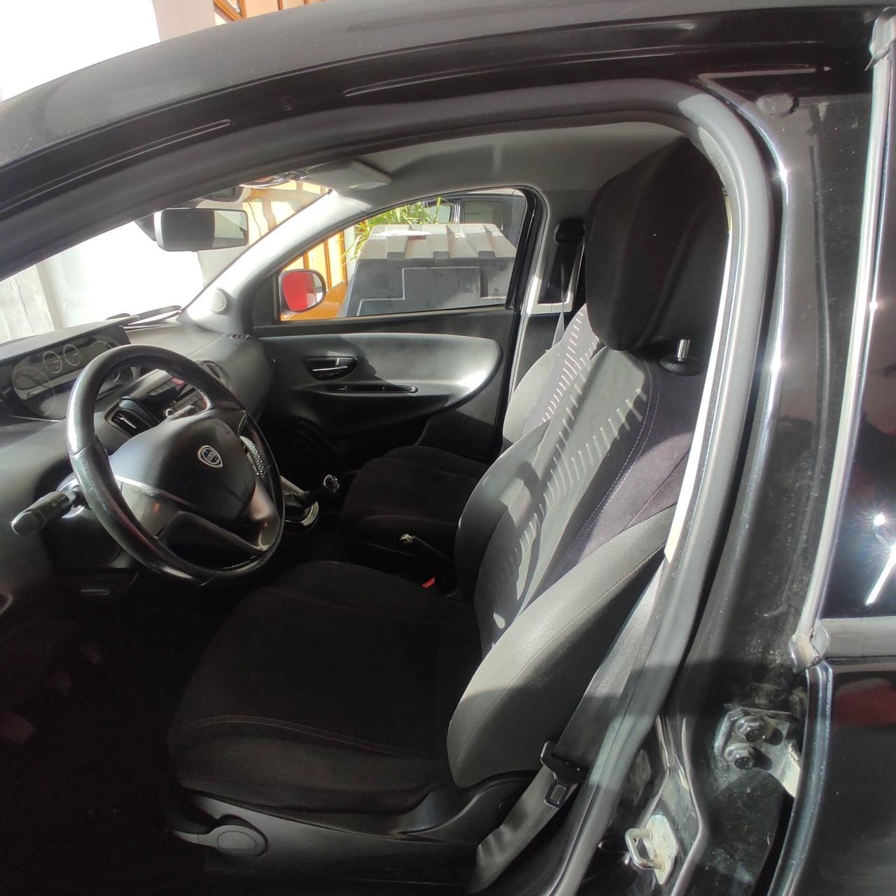 Lancia Ypsilon 1.3 MJT 16V 95 CV 5 porte S&S Silver