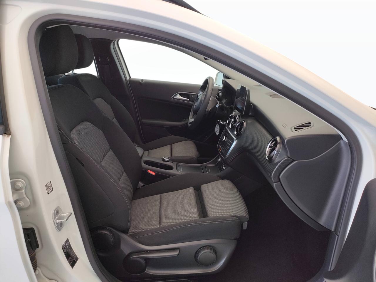 Mercedes-Benz GLA-X156 2017 - GLA 180 d Business auto