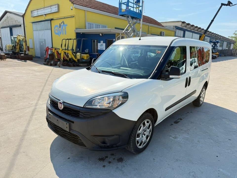 Autocarro FIAT DOBLO Maxi - 5 posti