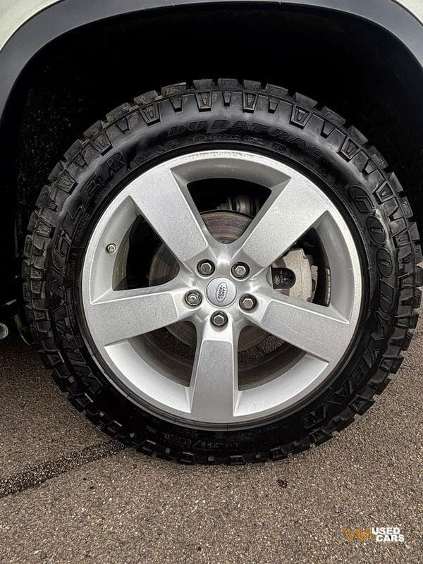 Land Rover Defender 3.0 I6 400 110 First Edition AWD auto