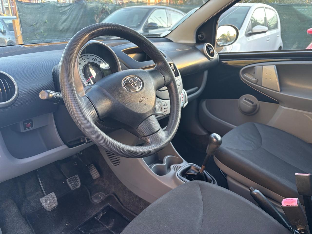 Toyota Aygo 1.0 5 porte Sol OK NEOPATENTATI