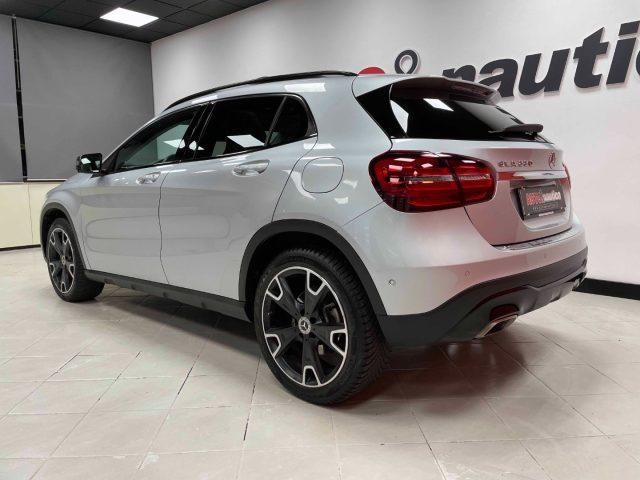 MERCEDES-BENZ GLA 220 PREMIUM 4MATIC AUTO