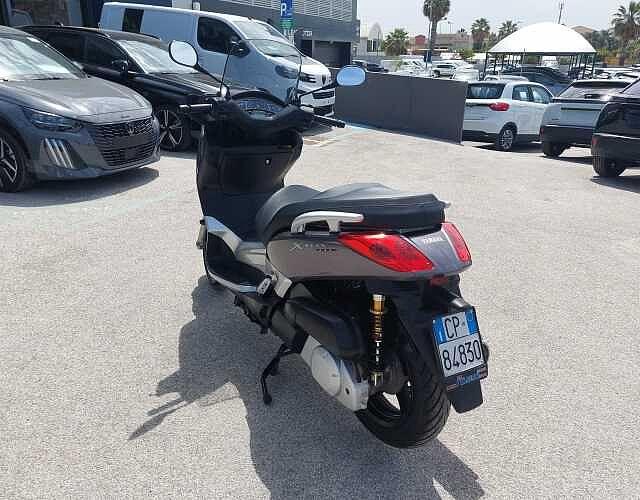 Yamaha XMAX 250