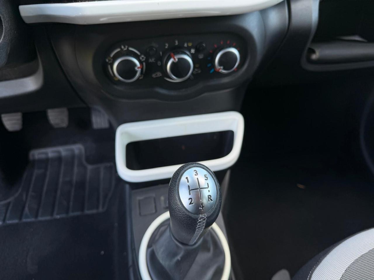 Renault Twingo SCe Lovely