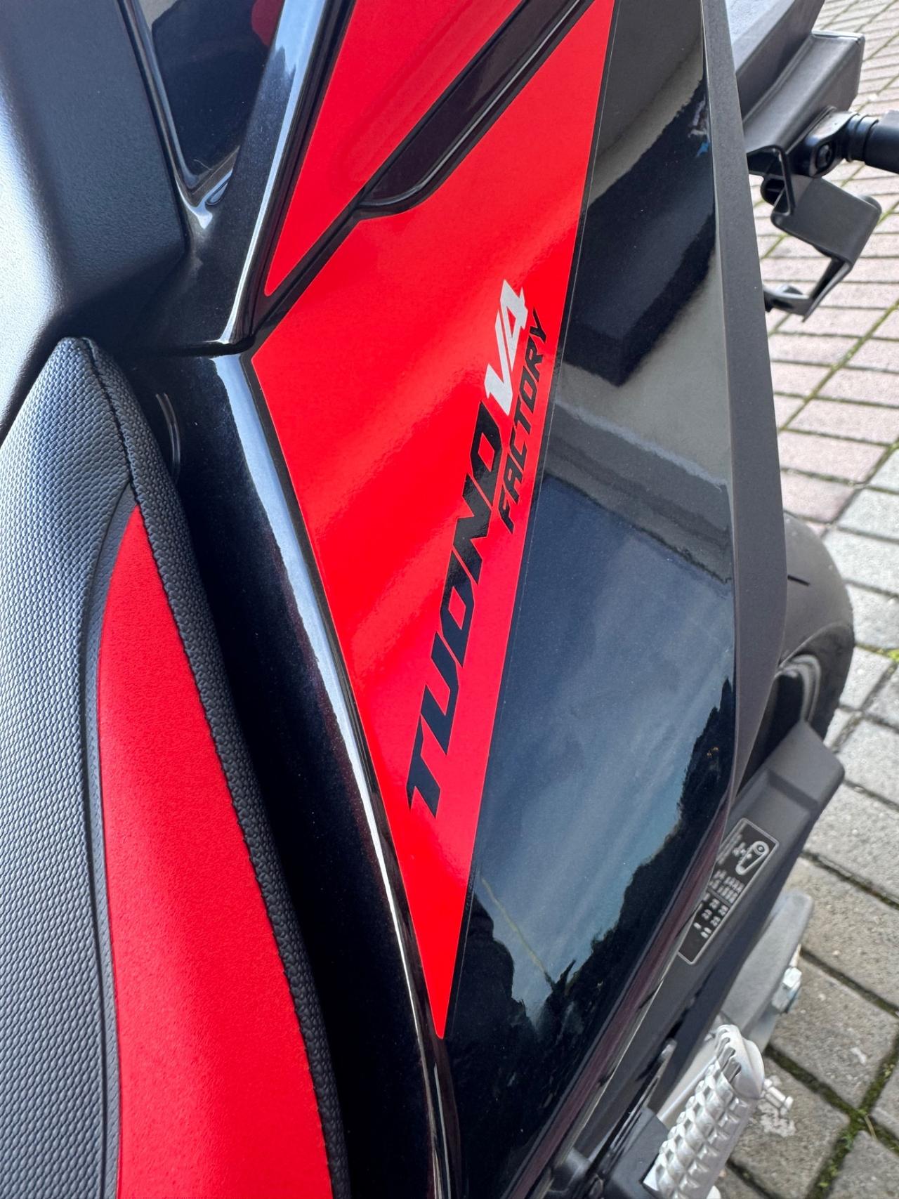 Aprilia Tuono V4 1100 Factory