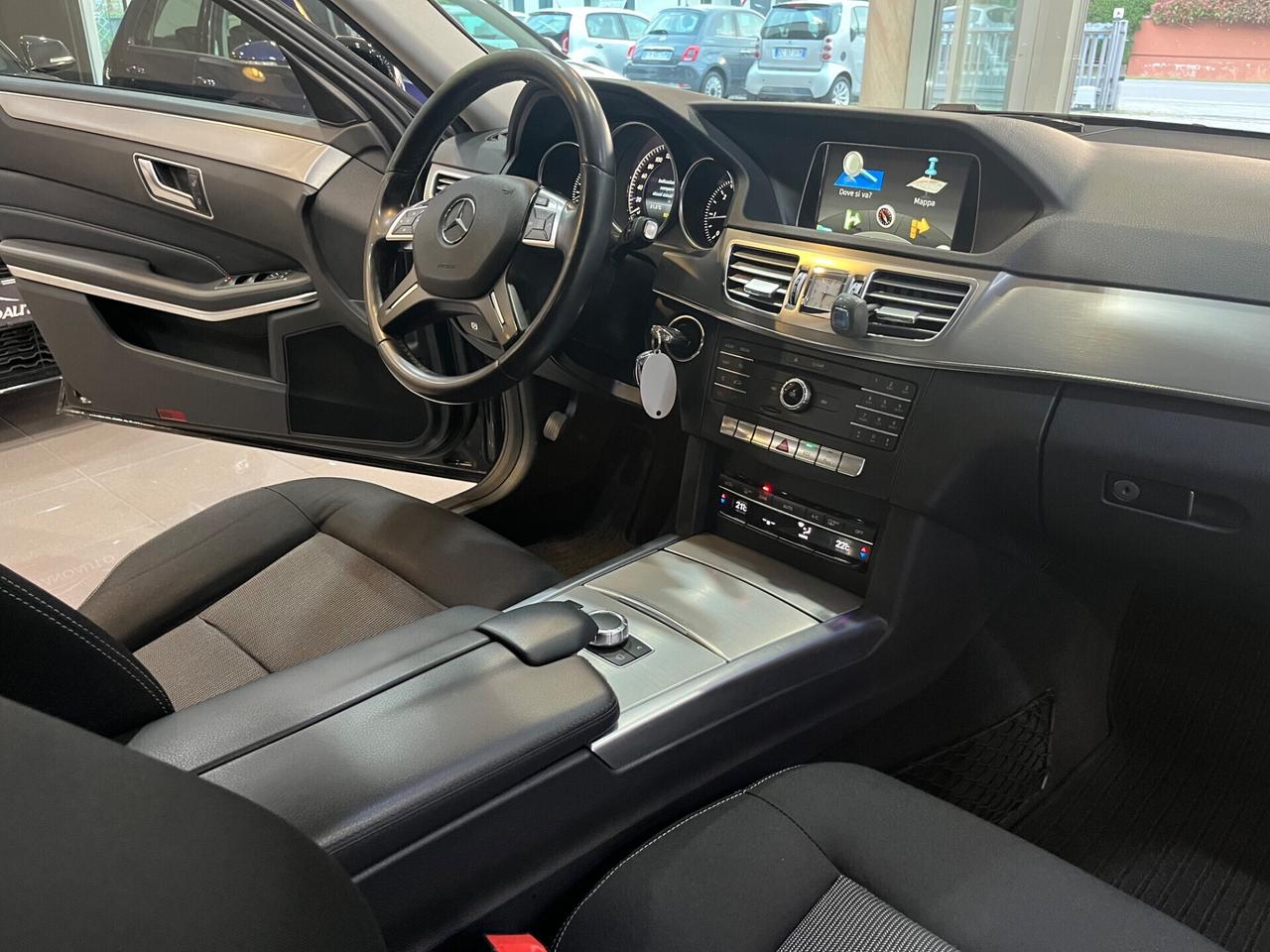 Mercedes-benz E 200 2.2 bt Premium auto